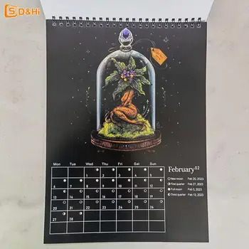 Новият Лунен календар Dark Forest в 2024 година съдържа 12 оригинални илюстрирани стенни суспензии за домашен интериор на стаите с Лунен календар за офис
